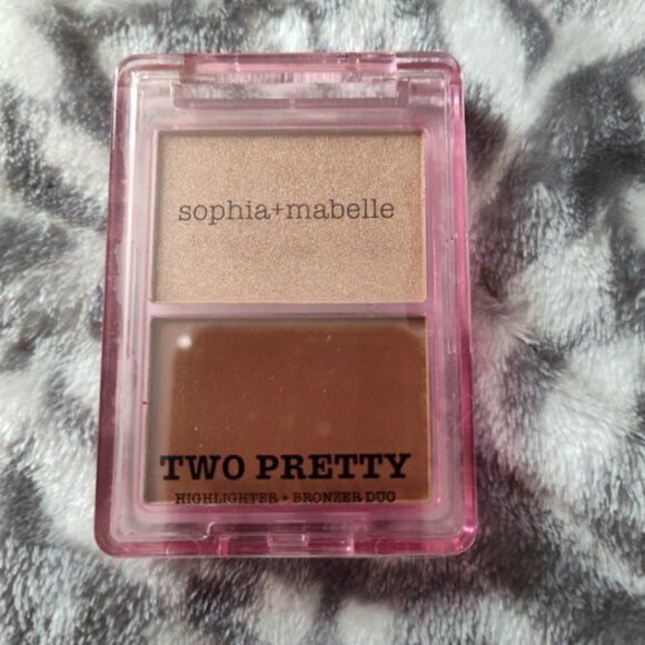 Sophia and Mabelle Two Pretty highlight/bronzer - Picture 1 of 2